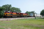 KCS 4012 passes through El Toro